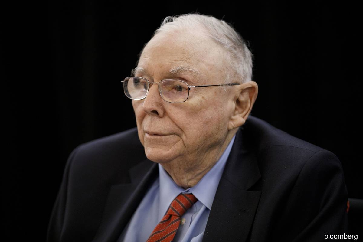 Munger: I admire the Chinese. I think they made the correct decision, which was to simply ban them (cryptocurrencies). In my country, English-speaking civilisation has made the wrong decision. I just can’t stand participating in these insane booms, one way or another.